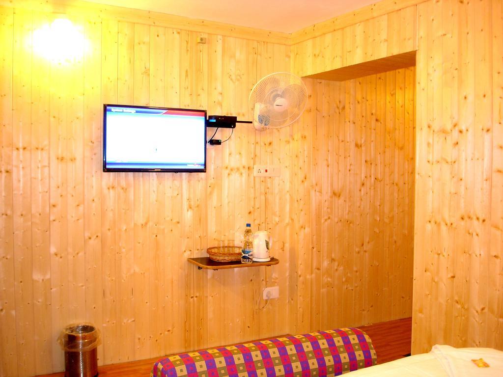 Ikraam Inn Bed & Breakfast Σριναγκάρ Δωμάτιο φωτογραφία