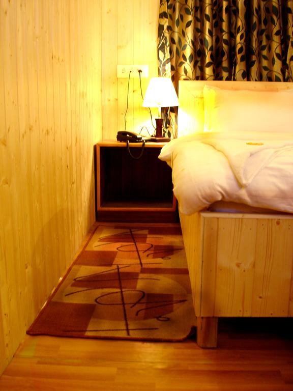 Ikraam Inn Bed & Breakfast Σριναγκάρ Δωμάτιο φωτογραφία