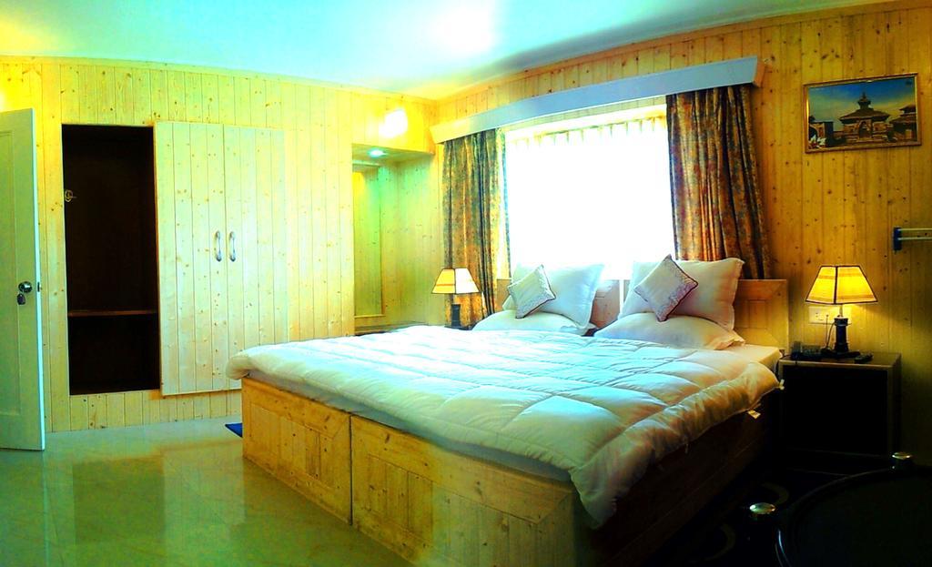 Ikraam Inn Bed & Breakfast Σριναγκάρ Δωμάτιο φωτογραφία
